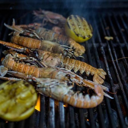Quinlan & Cooke Boutique Townhouse And Qcs Seafood Restaurant Hotel Кахерсивен Екстериор снимка