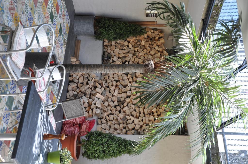 Quinlan & Cooke Boutique Townhouse And Qcs Seafood Restaurant Hotel Кахерсивен Екстериор снимка