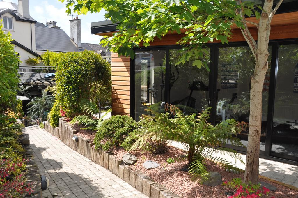 Quinlan & Cooke Boutique Townhouse And Qcs Seafood Restaurant Hotel Кахерсивен Екстериор снимка