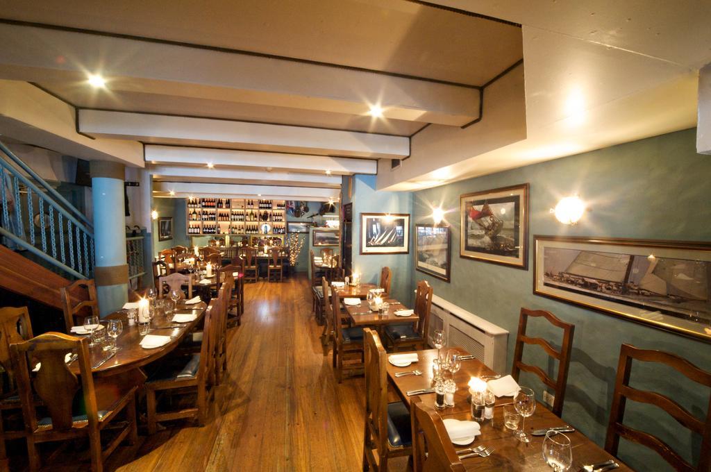 Quinlan & Cooke Boutique Townhouse And Qcs Seafood Restaurant Hotel Кахерсивен Екстериор снимка